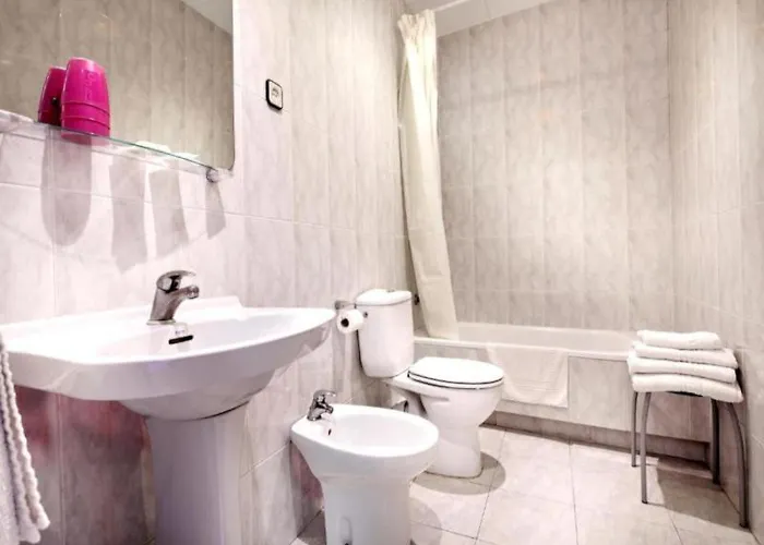 ホテル Fornos - 2*